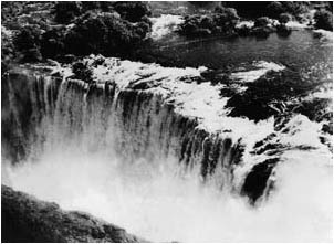 Ref No: ZIM007 Titel: Victoria Falls - Late 1940's width=230